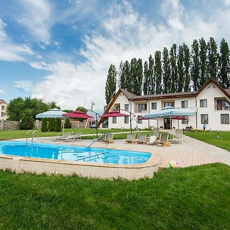 Dolinnka Hotel Cholpon-Ata Bagian luar foto