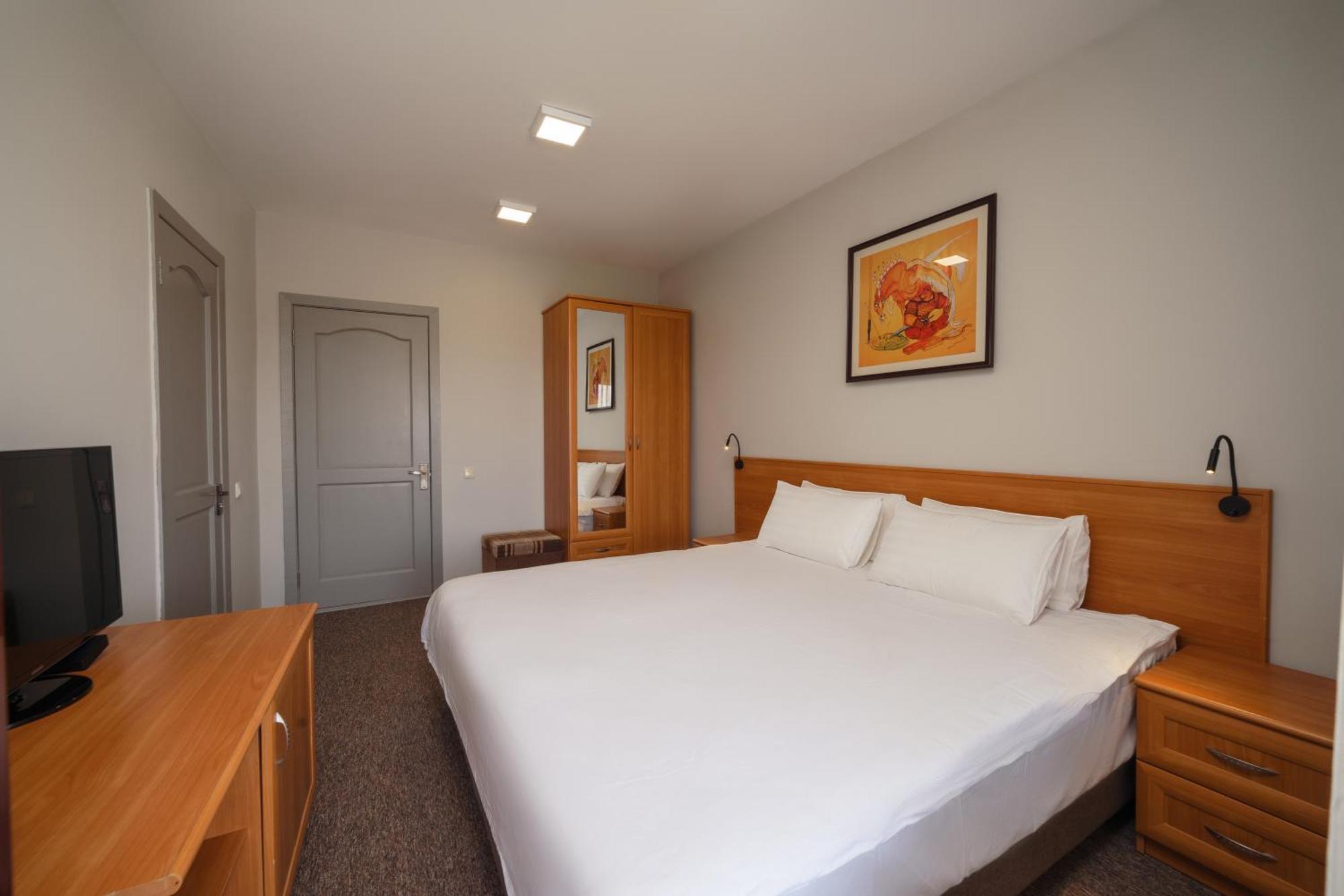 Dolinnka Hotel Cholpon-Ata Bagian luar foto