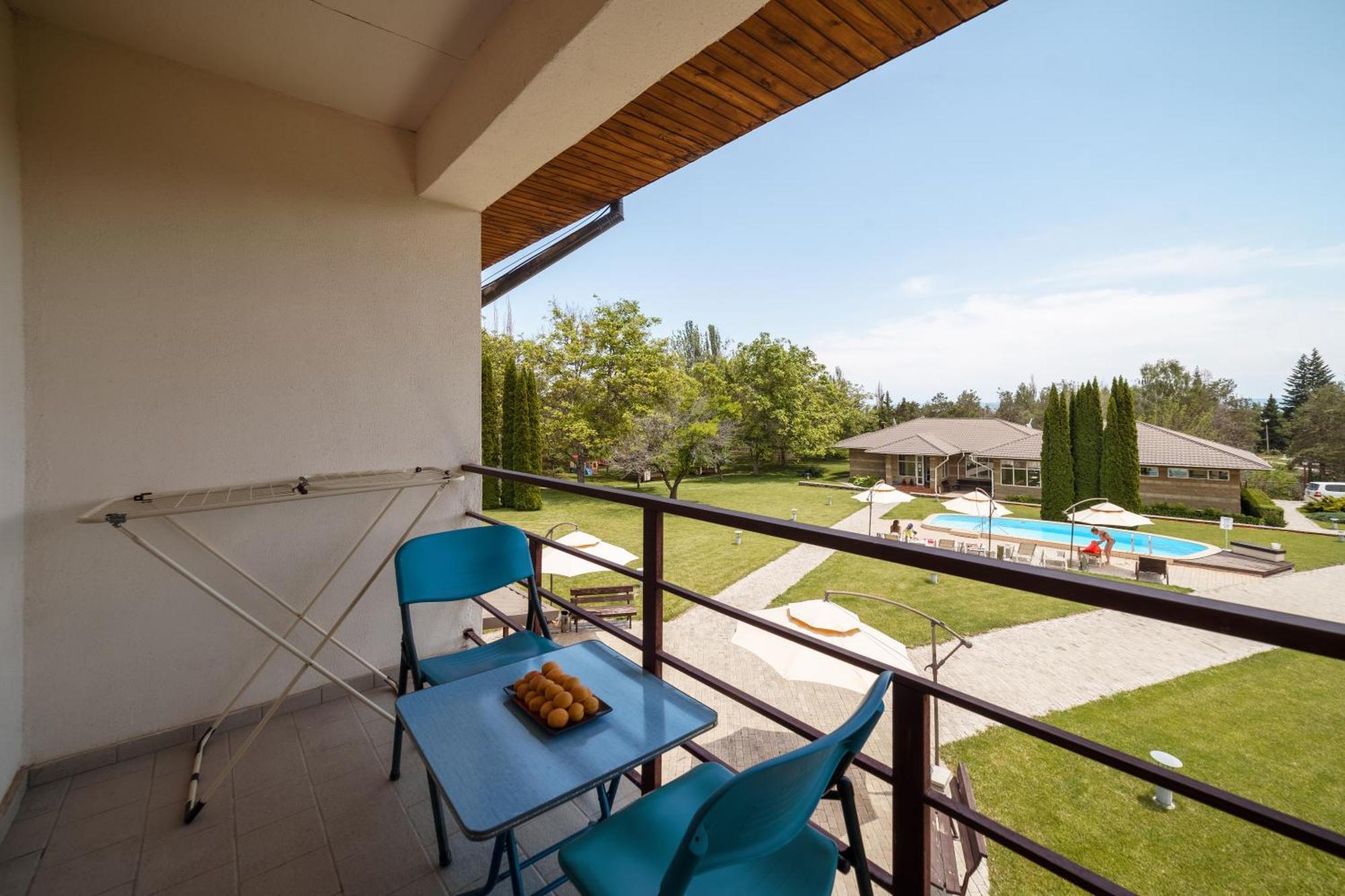 Dolinnka Hotel Cholpon-Ata Bagian luar foto