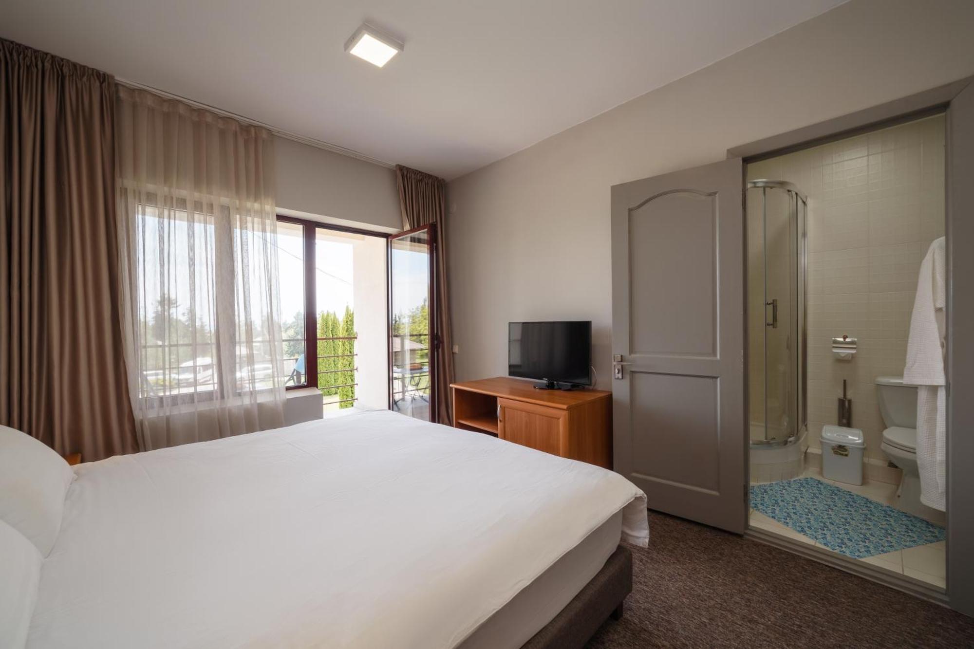Dolinnka Hotel Cholpon-Ata Bagian luar foto