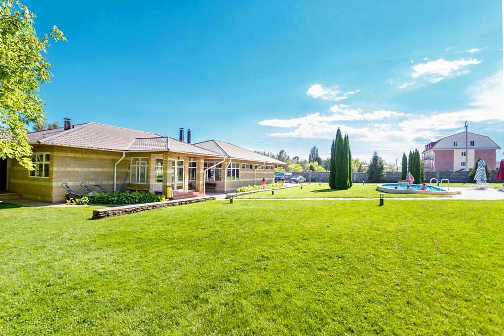 Dolinnka Hotel Cholpon-Ata Bagian luar foto