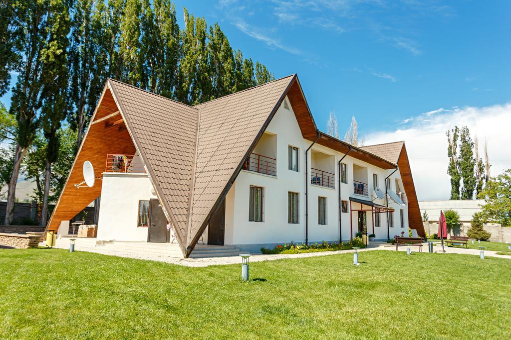 Dolinnka Hotel Cholpon-Ata Bagian luar foto