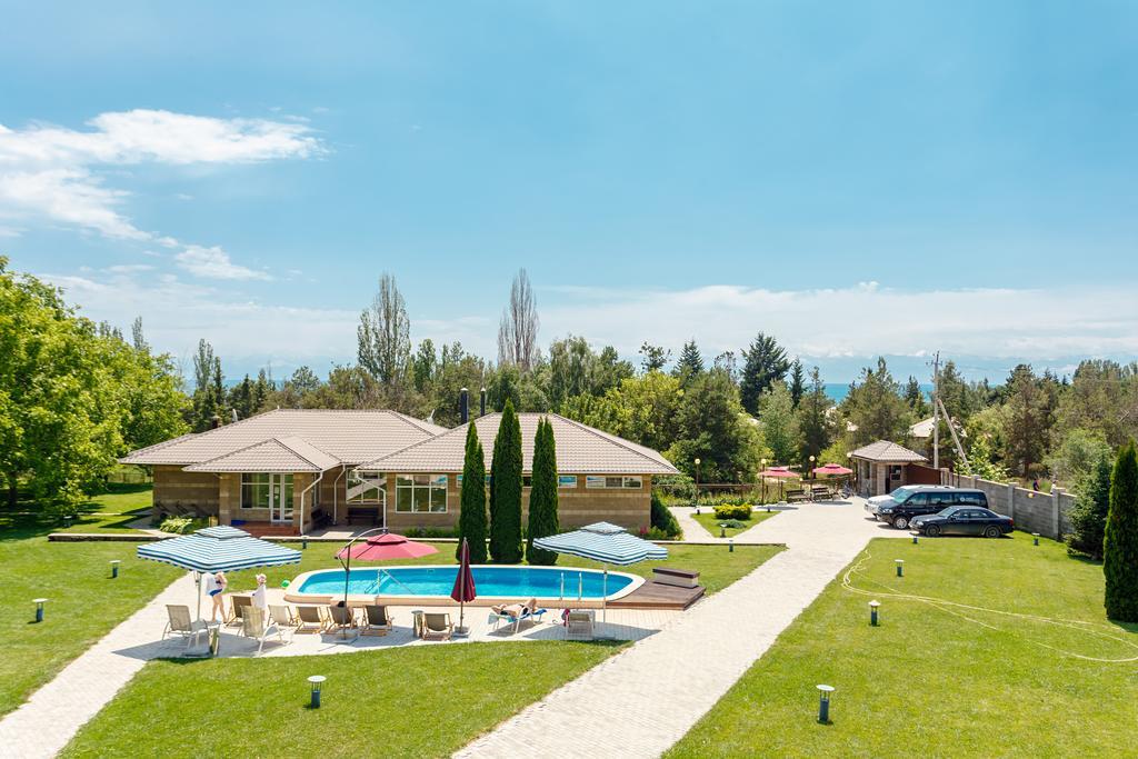 Dolinnka Hotel Cholpon-Ata Bagian luar foto