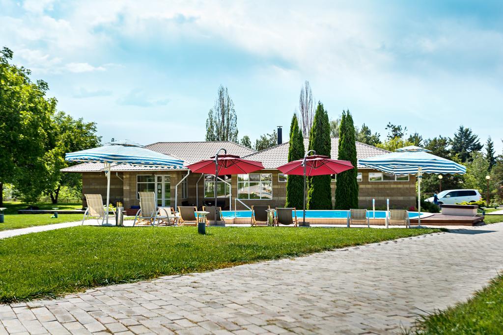 Dolinnka Hotel Cholpon-Ata Bagian luar foto
